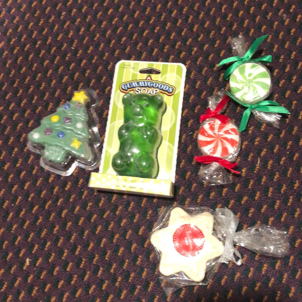 NWT Christmas soap assortment